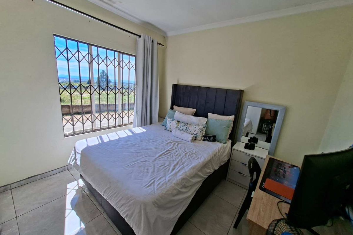 WELCOME TO YOUR NEW DUPLEX HOME - Photo 5