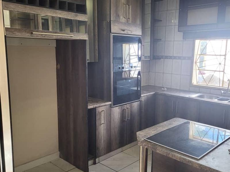 House for sales in Katutura- Malaka Draai - Photo 2