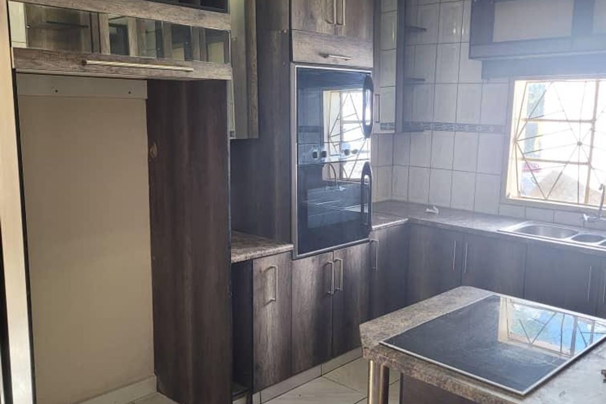 House for sales in Katutura- Malaka Draai - Photo 2