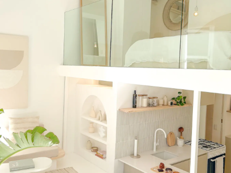 Turnkey Airbnb Investment in Iconic City Centre Building - Photo 3