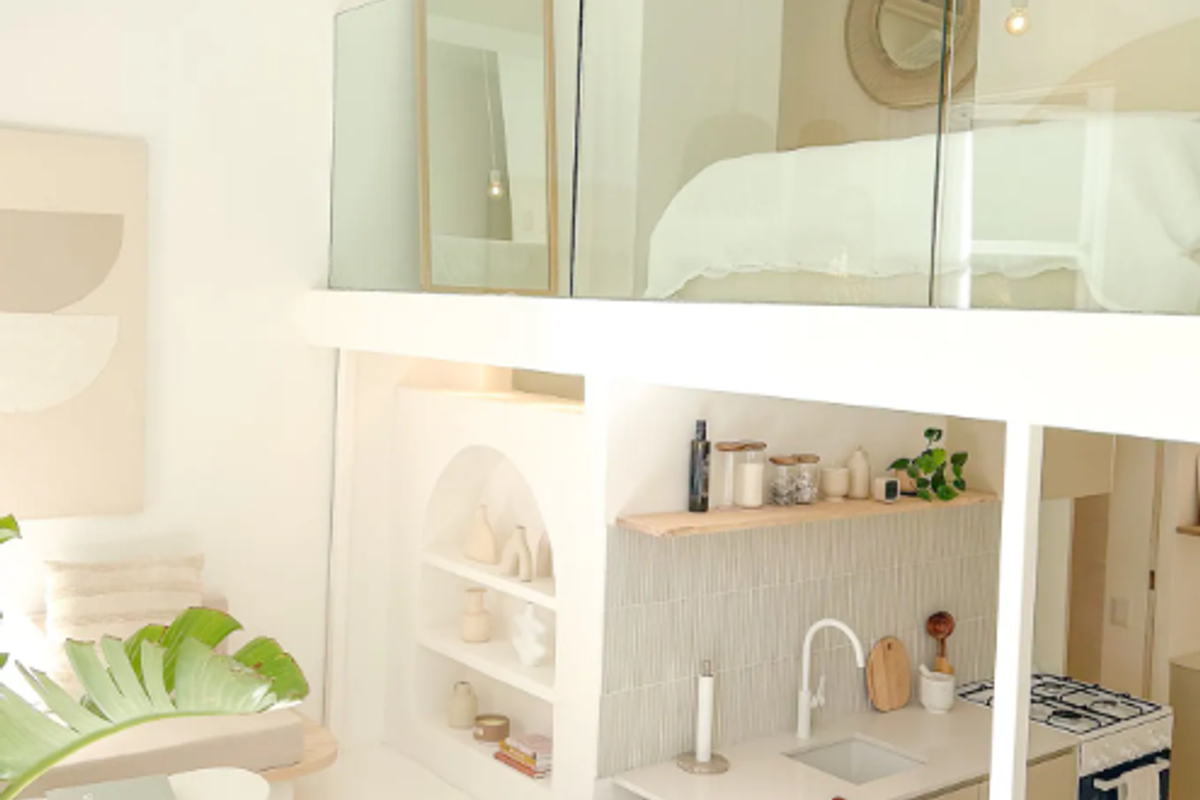 Turnkey Airbnb Investment in Iconic City Centre Building - Photo 3