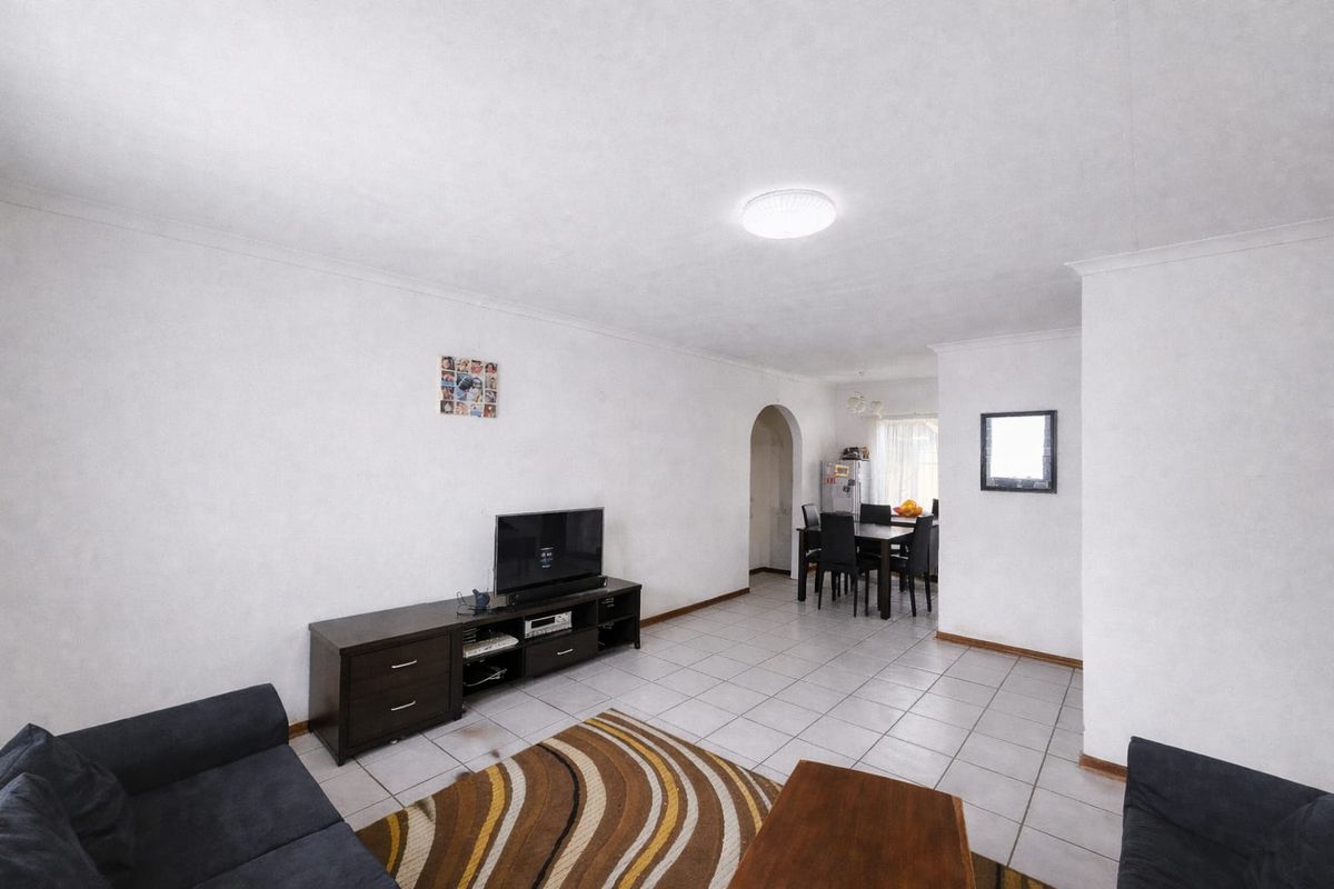 Income Property with Potential to Generate R54,400 Monthly - Photo 3