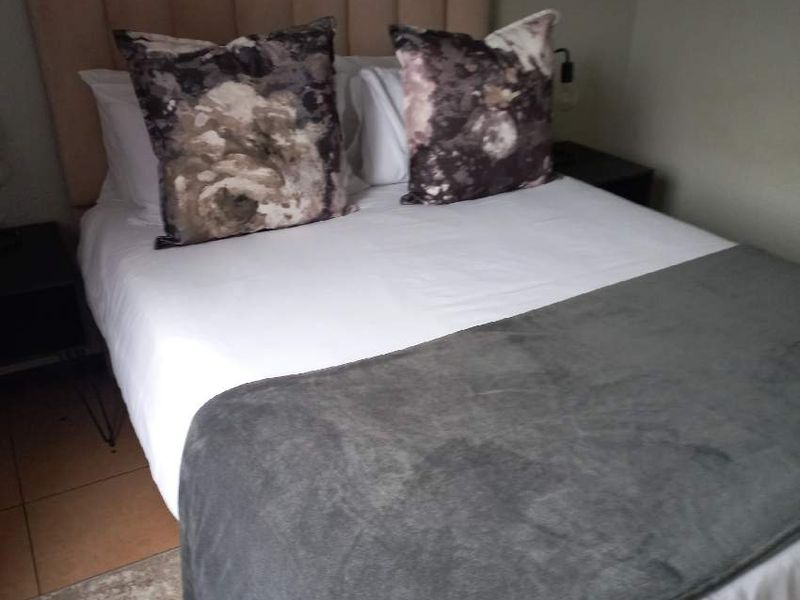 3 bedroom 2 bathroom apartment - Photo 9