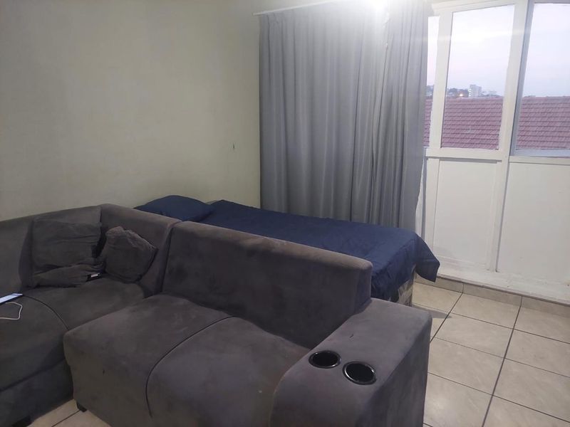Well Located One Bedroom Apartment for Sale - Photo 5