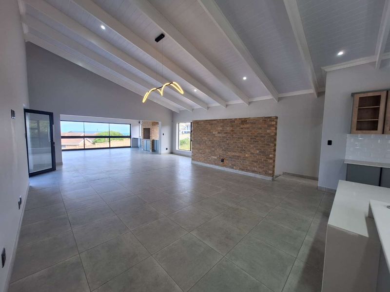 Modern 3 Bedroom Duet in Dana Bay for Sale - Photo 8