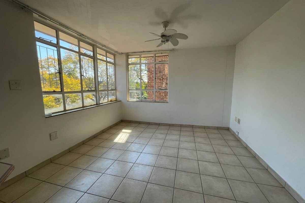 Well located unit in Hatfield - Photo 4