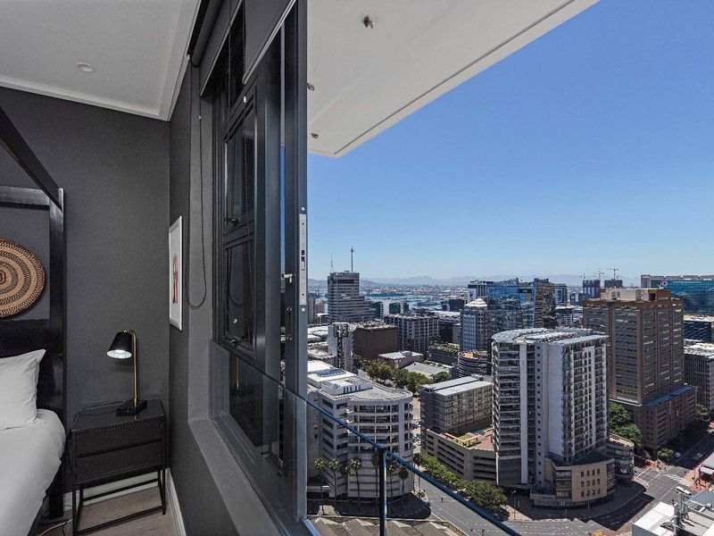 Airbnb money maker, high above the City lights of Cape Town! - Photo 2
