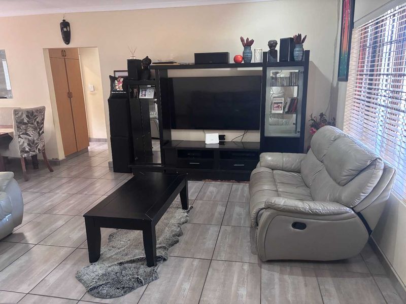 3 Bedroom House for Sale in Chasedene Estate, Pietermaritzburg - Photo 4