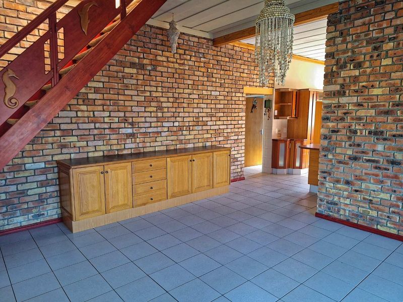 Versatile Family Home with Expansion Potential! Exclusive Mandate! - Photo 5