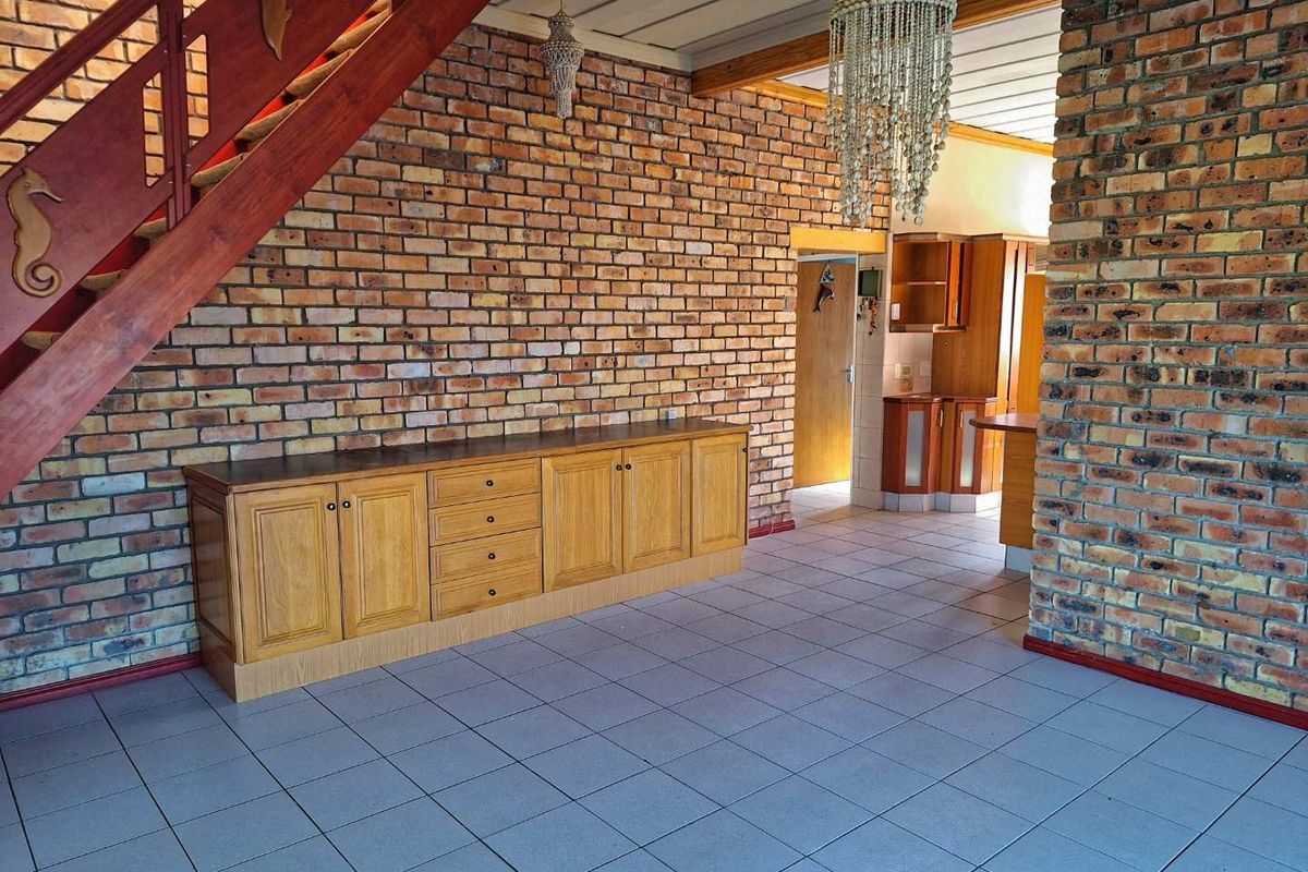 Versatile Family Home with Expansion Potential! Exclusive Mandate! - Photo 5