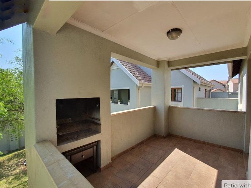 ACTIVE LIFESTYLE IN SECURE COMPLEX. - Photo 5