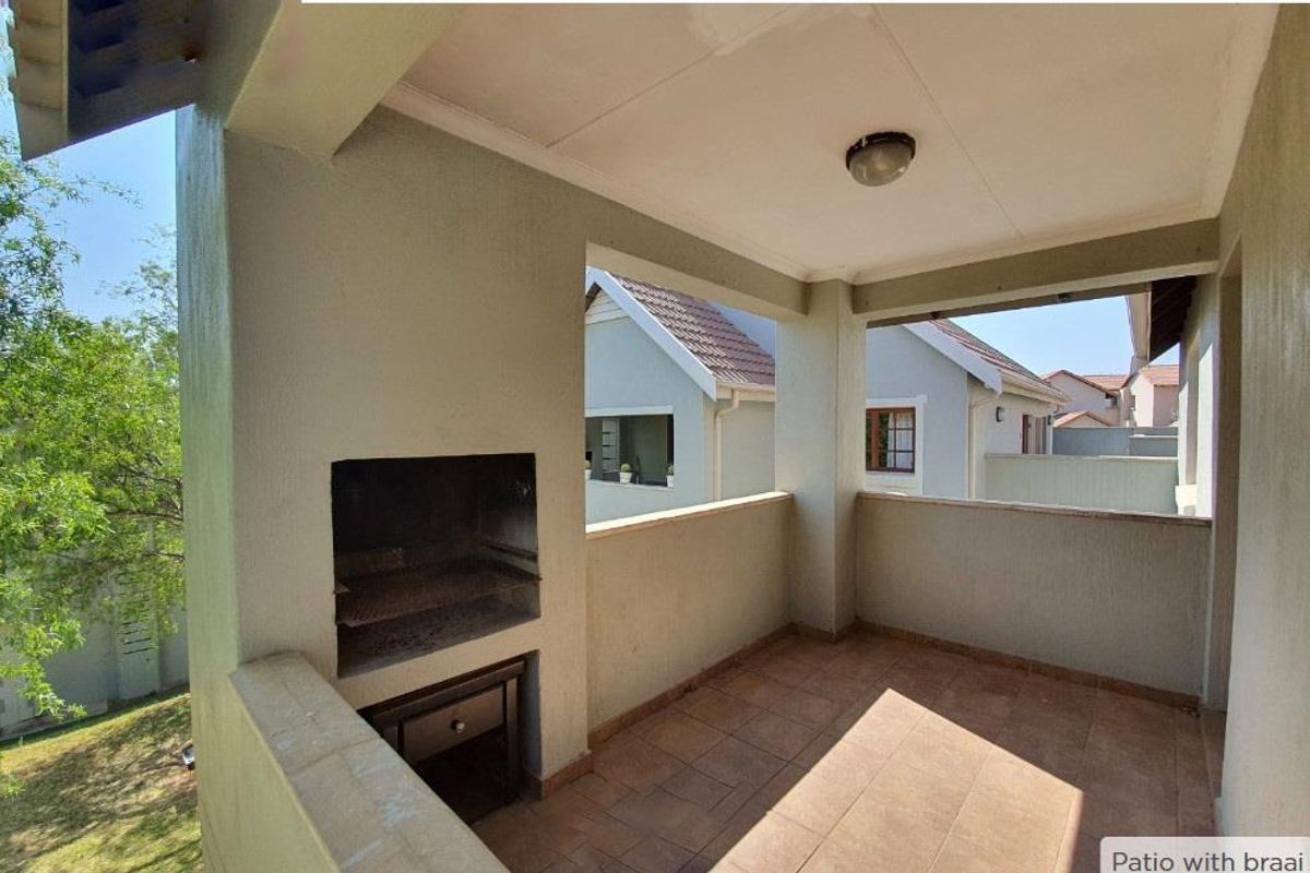 ACTIVE LIFESTYLE IN SECURE COMPLEX. - Photo 5