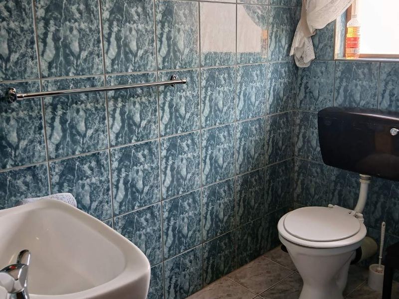 Corner property : Perfect for self catering units!! - Photo 8