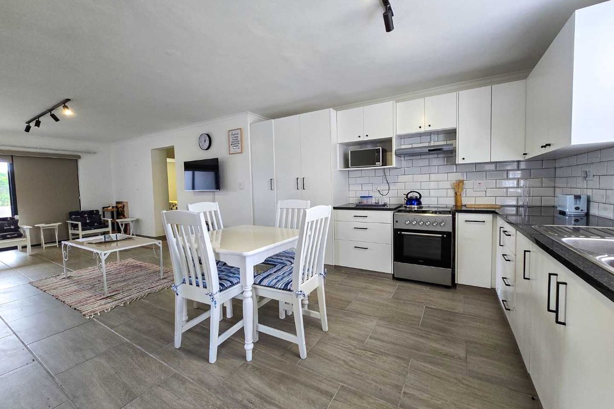 Charming  two bedroom ground floor unit for sale in Stilbaai-Wes. - Photo 3