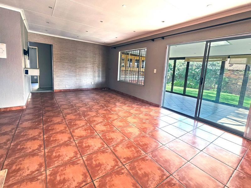 A True Gem with 3 bedrooms for Sale in Radiokop - Photo 5