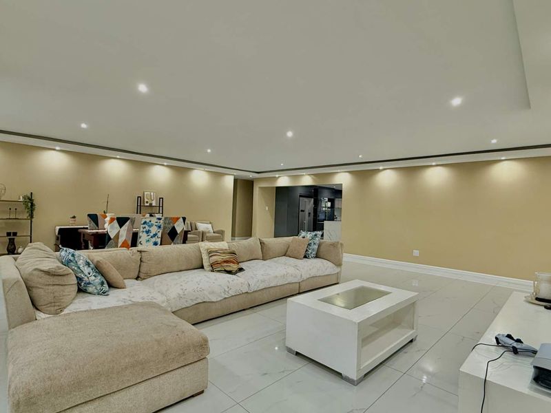 Luxury Family Home in Sakabula Estate - Photo 6