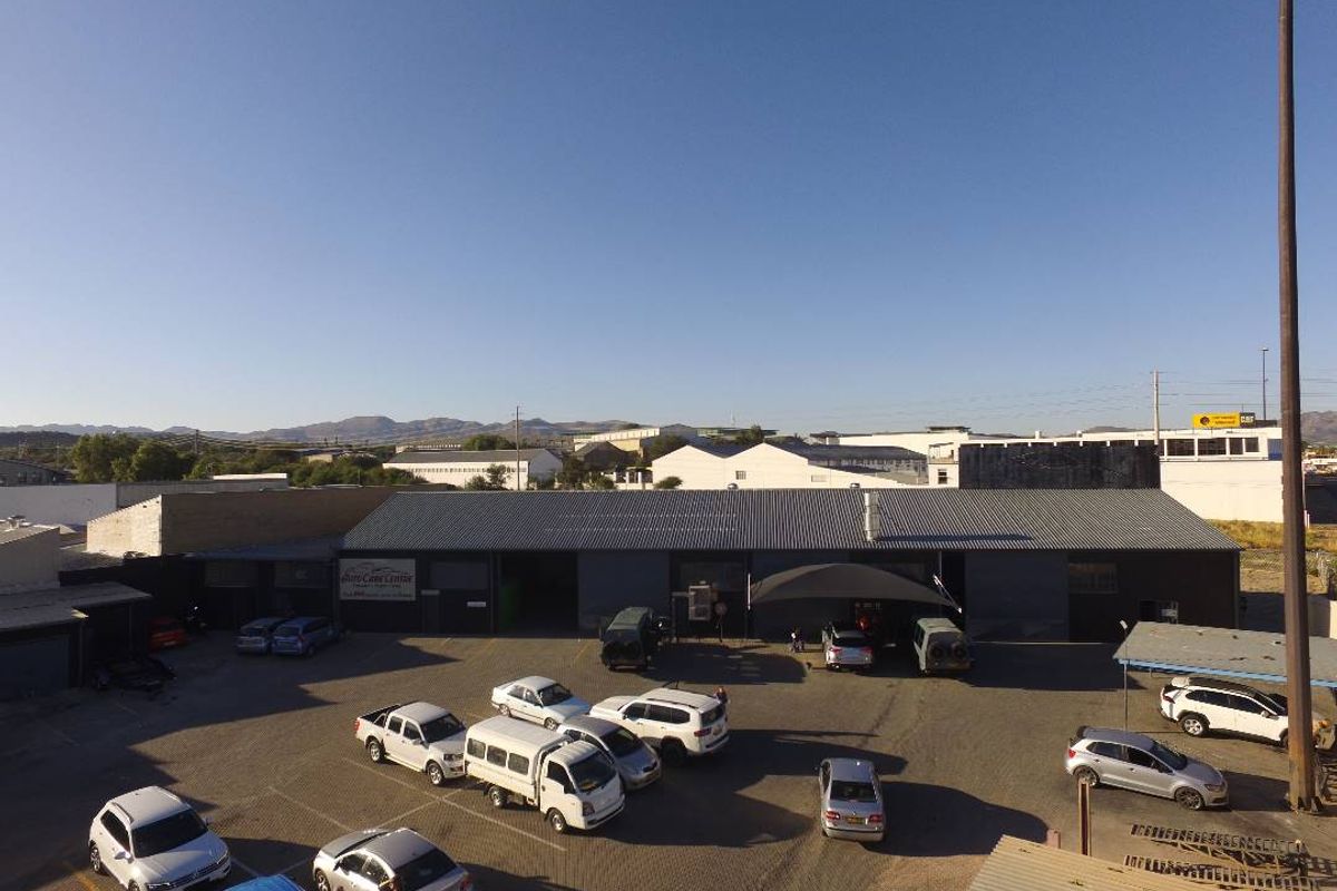 FOR SALE - Property with Warehouses and Restaurant facilities in Southern Industrial - Photo 2