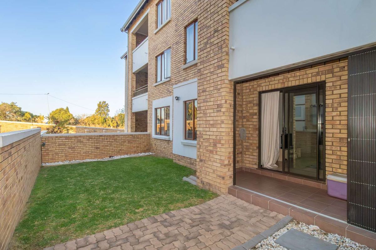 Prime Randpark Ridge: Modern Comfort Meets Convenience! - Photo 2