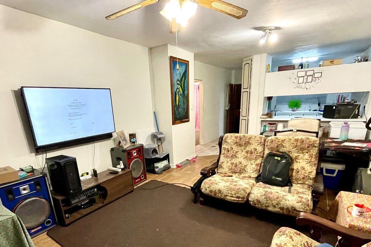 Townhouse for first time home buyers or investment - Photo 4