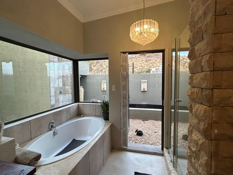 Discover Unparalleled Luxury Living in Windhoek’s Prestigious Ludwigsdorf Suburb - Photo 9