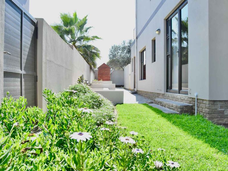 Spacious 4-Bedroom Family Home with Boma & Jacuzzi in prime location - Photo 8