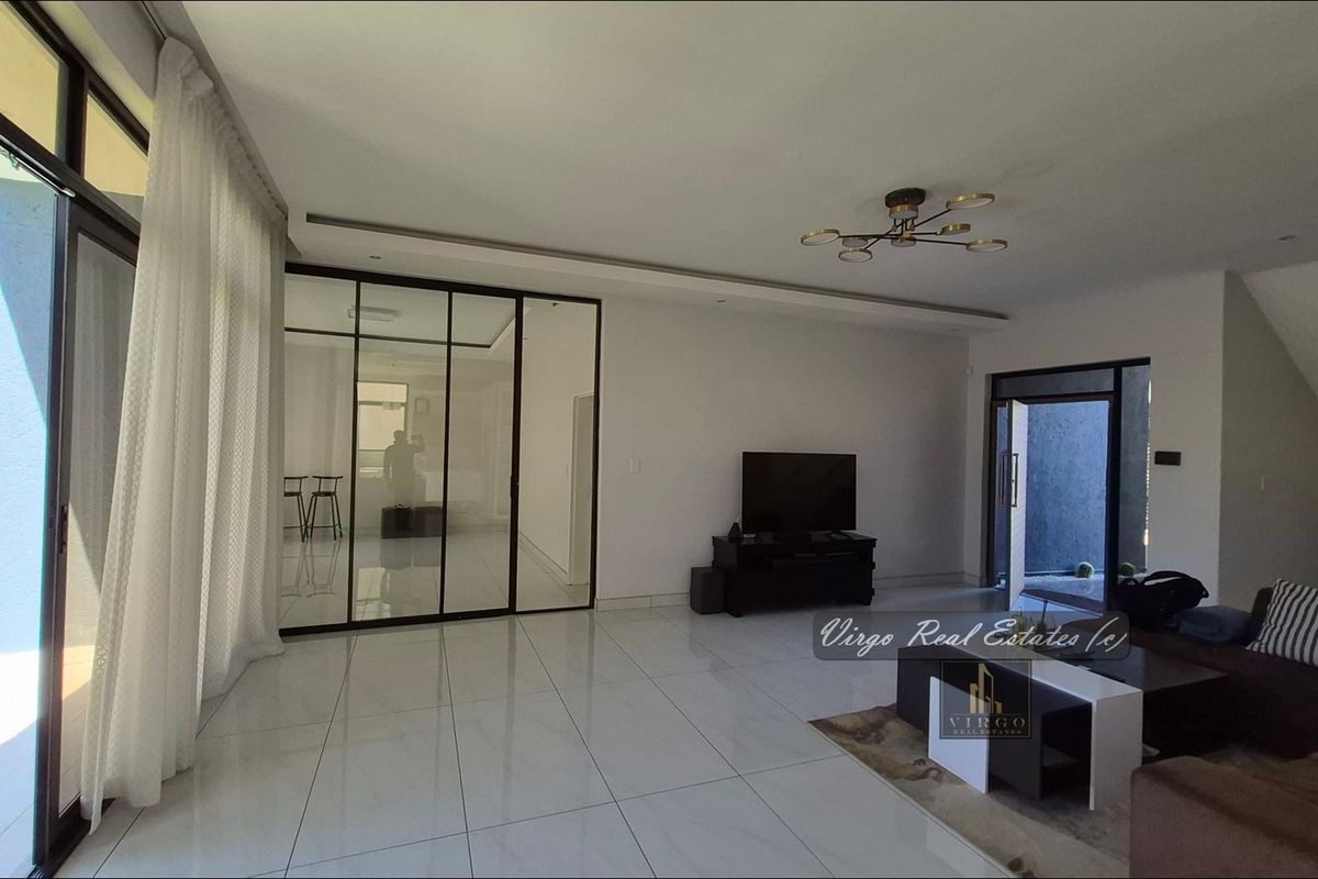 🏡 LUXURY 4BEDROOM MOUNTAIN-VIEW LIVING IN KLEINE KUPPE 🌄 - Photo 3