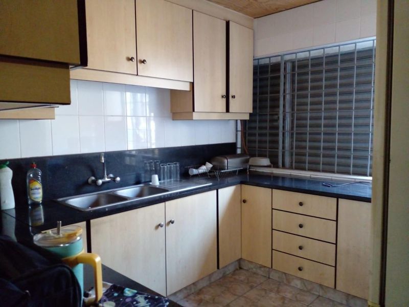 Premier Commercial Property with Established Business in Queensburgh - Photo 7