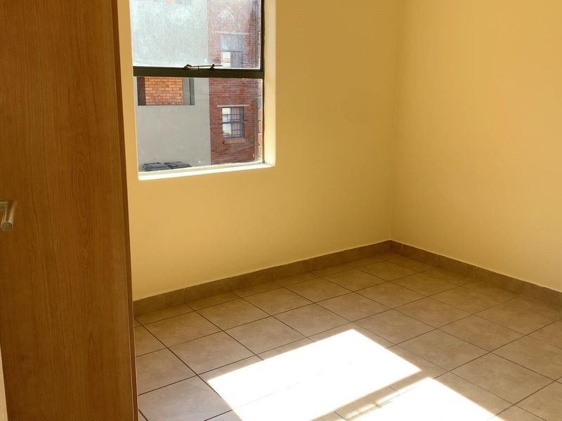 Modern 2-Bedroom Apartment for Sale in Route 82 Security Village – Alveda, Johannesburg South - Photo 8