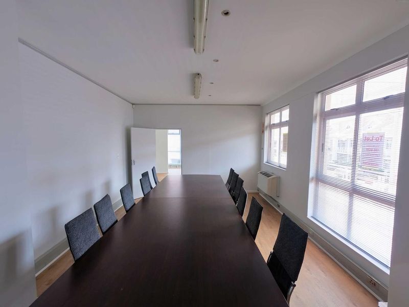 Verstile, Light-Filled Office in Century Square! - Photo 6