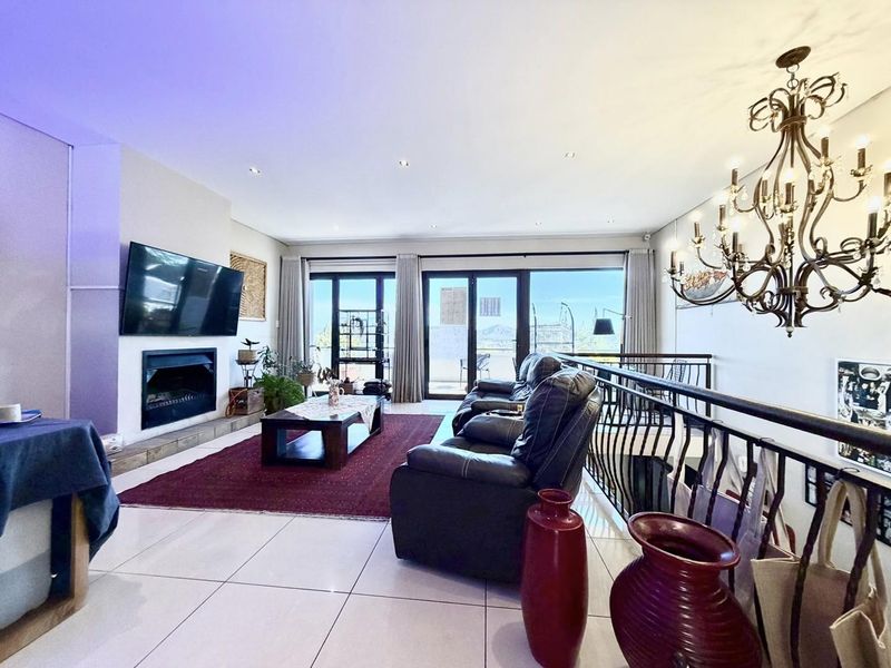 4 Bedroom House For Sale in Luxury Hill - Photo 6