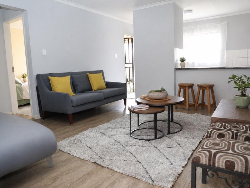 Perfectly Located: Modern, stunning 2 bedroom Townhouse with Easy Access to N1 - Photo 4