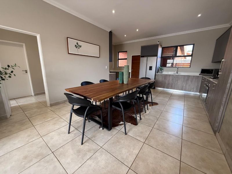 Modern iQ Marula 3-Bedroom Single-Level Townhouse with Spacious Layout and Double Garage - Photo 6