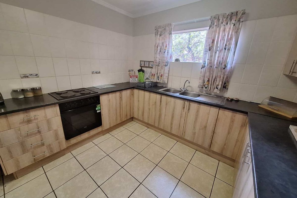 Modern Elegance - Entertain and Relax in Style - Photo 5