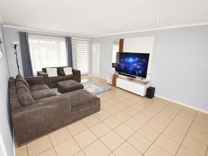 Modern Simplex Townhouse - Photo 3