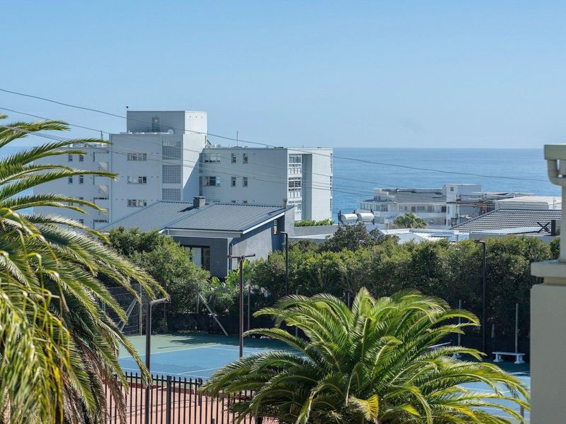 Spacious Family Home & Development Opportunity in Bantry Bay - Photo 3