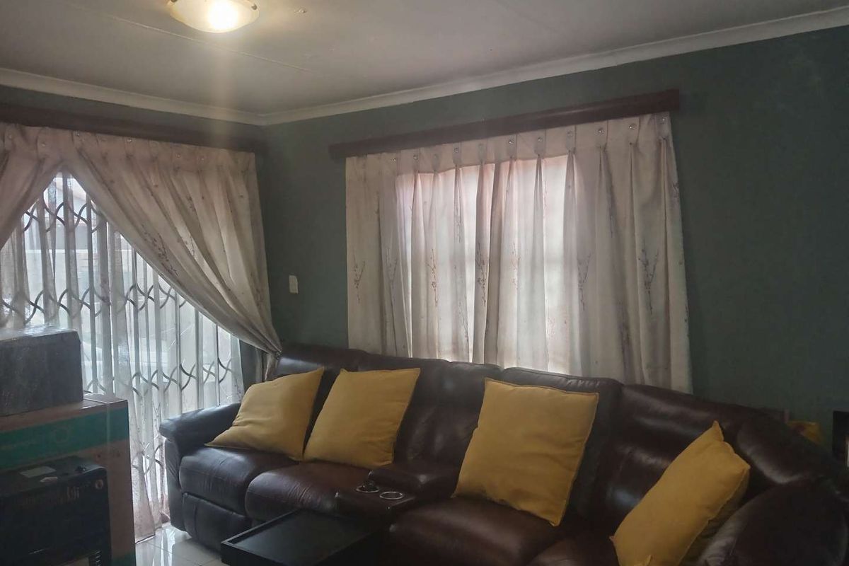 THREE BEDROOM HOUSE TO RENT IN WINDMILL PARK EXT 12 - Photo 5