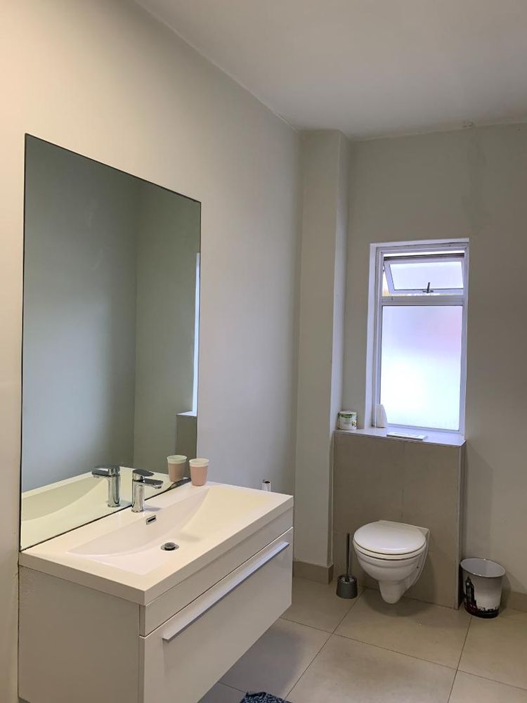 Main en-suite with shower and toilet