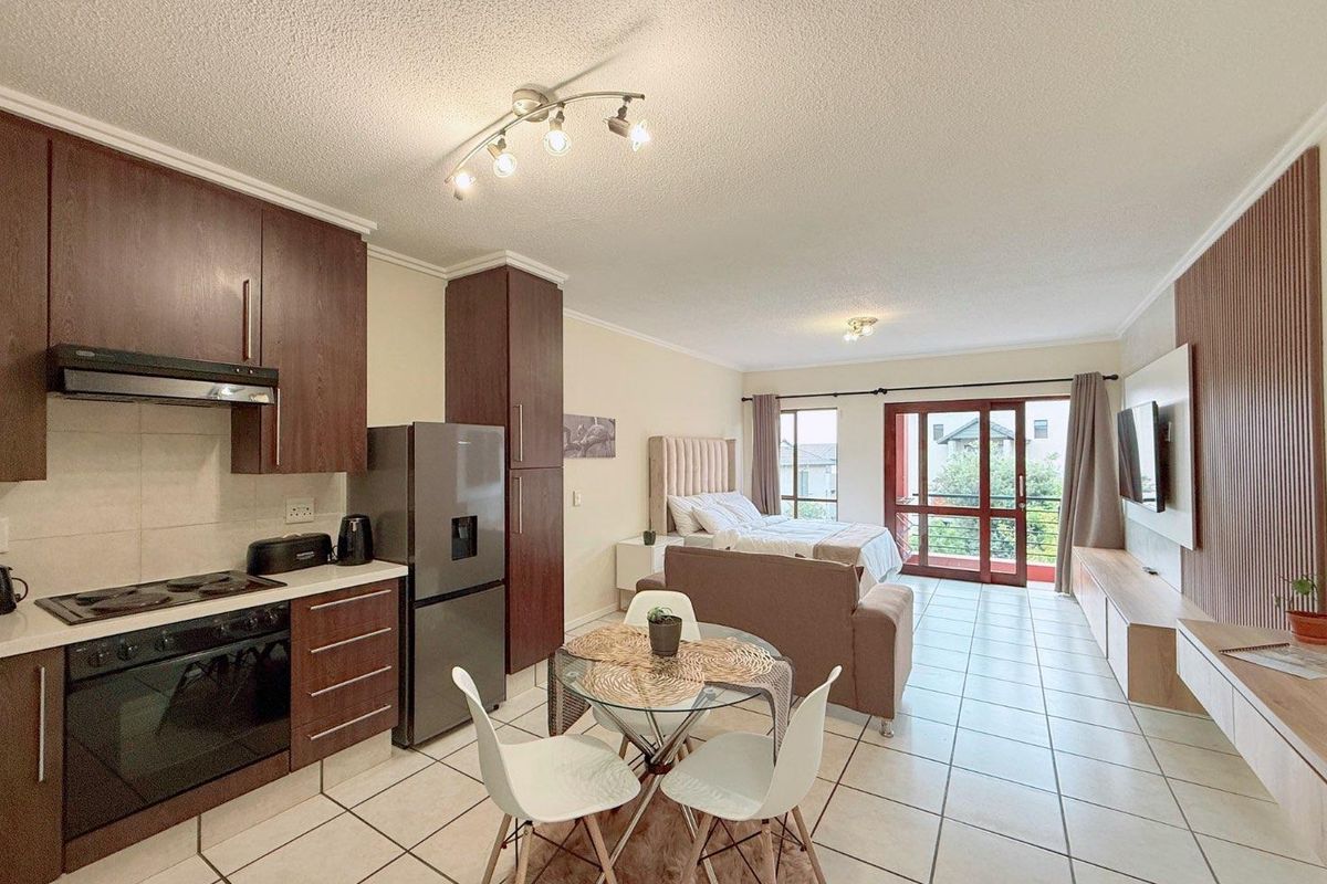 Fully Furnished And Equipped Studio In A Secure Complex Within Walking Distance Of Shops - Photo 5