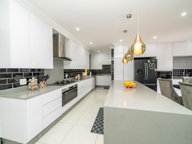 4 bedroom home for sale in helderwyk estate - Photo 2