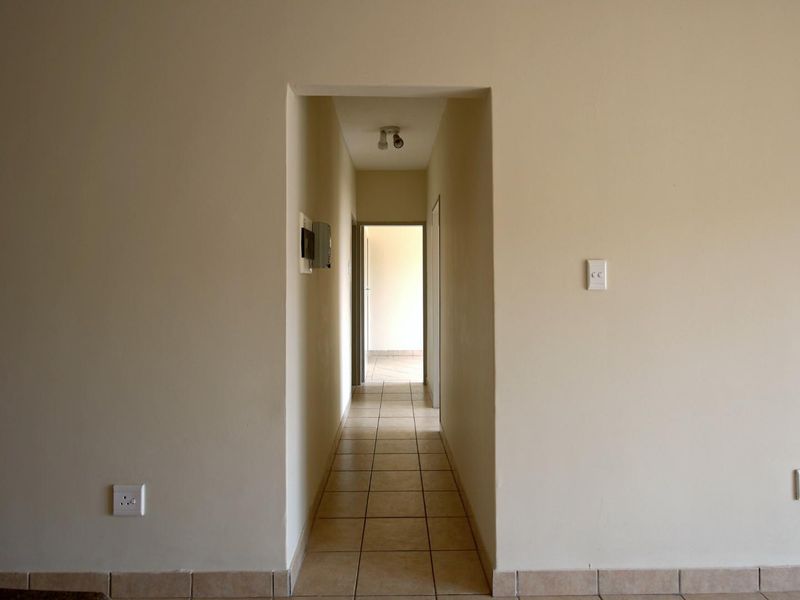 Loadshedding-Free Area | Modern 2 Bedroom Apartment - Photo 5
