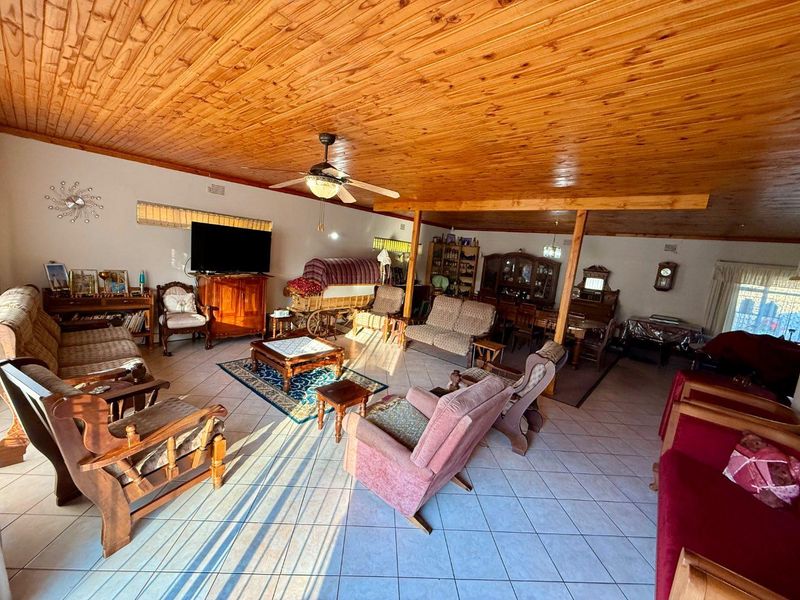 4 Bedroom house for sale in Vryheid - Photo 8