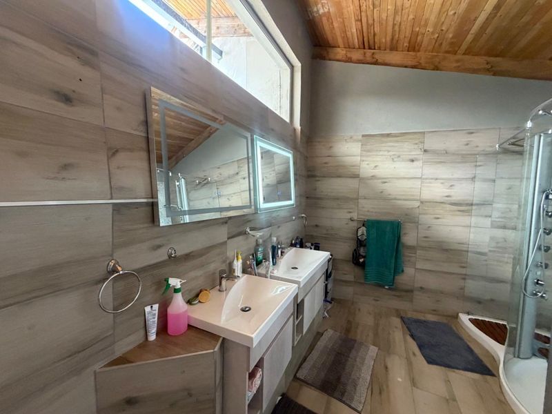 2 houses + 1 bedroom flat on one ERF FOR SALE! Massive investment opportunity! - Photo 7
