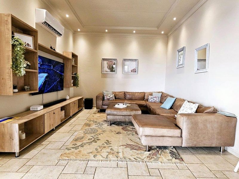 4 Bedroom House For Sale in Ludwigsdorf - Photo 5