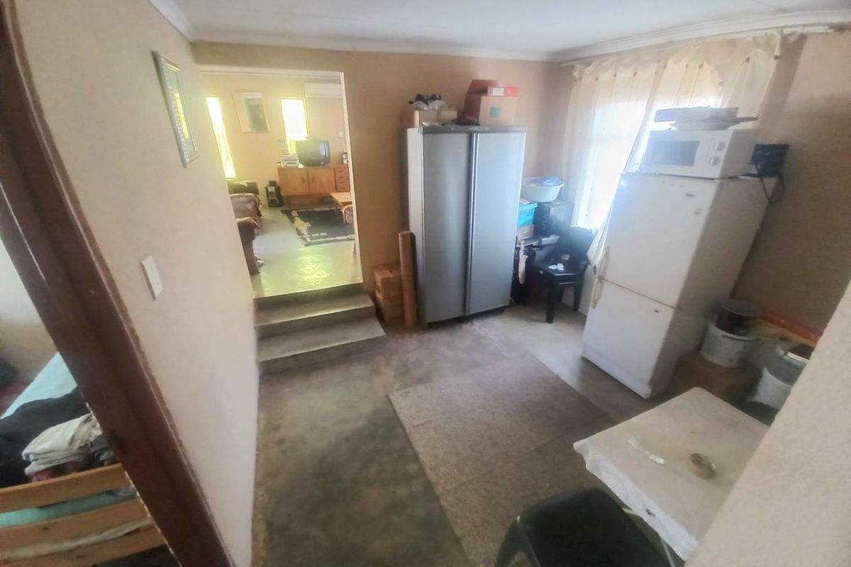 Three bedroom house for sale in Mabopane Morula view - Photo 5