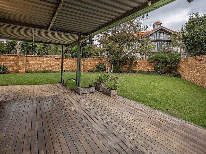 Townhouse with huge garden in the popular Highveld area - Photo 3