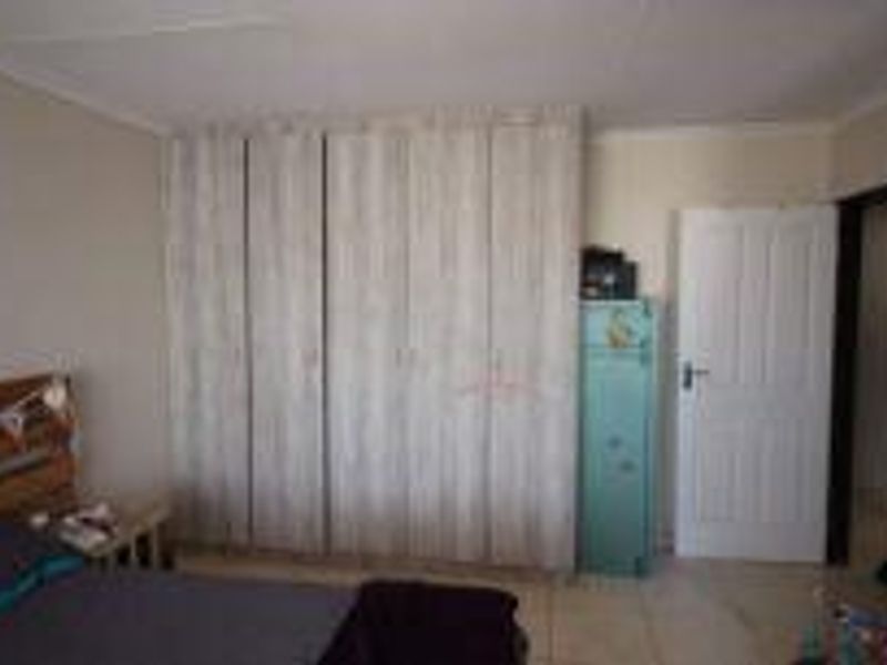 The early bird catches the worm - Photo 2