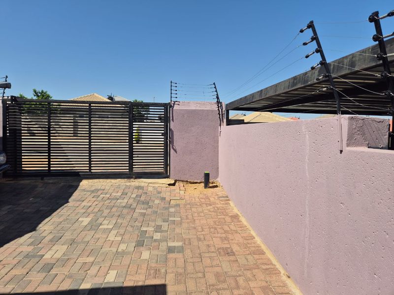 Riverside View - Family Home R 1 085 000! - Photo 4
