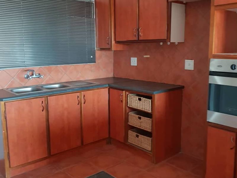 2 beds flat for sal - Photo 3