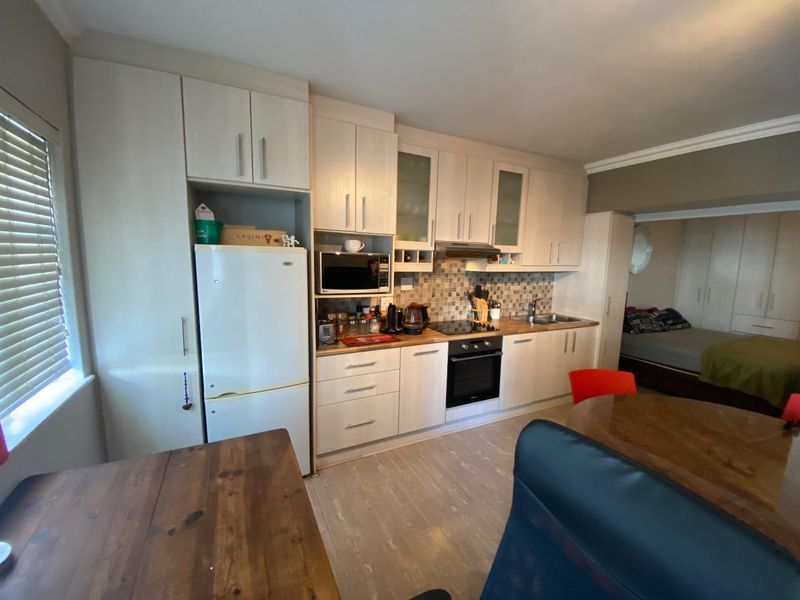 Airbnb friendly or Lock-up-and-Go Apartment with Garage - Photo 5