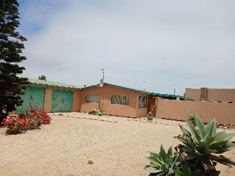 HOUSE FOR SALE (BUSINESS RIGHTS)  - HENTIESBAY - Photo 5